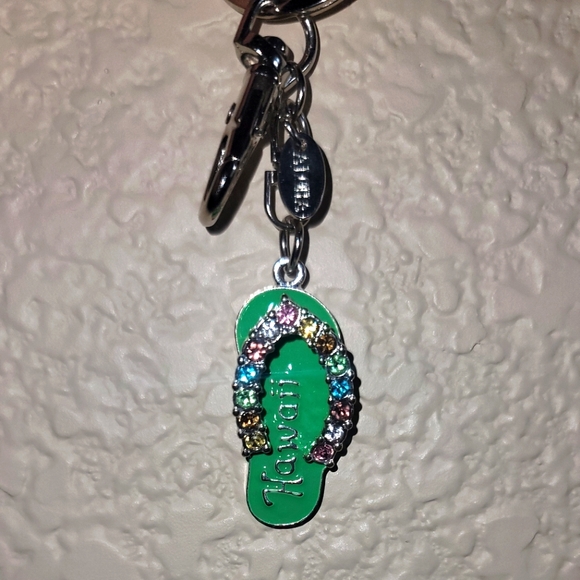 NWOT Hawaii Keychain 🩴🤙🏼 - Picture 1 of 5